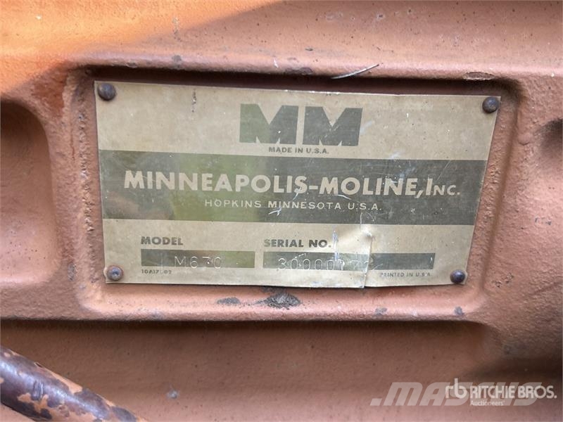 Minneapolis Moline M670 2WD Tractor Трактори