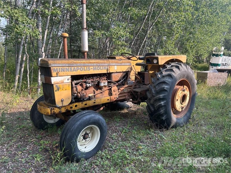 Minneapolis Moline M670 2WD Tractor Трактори