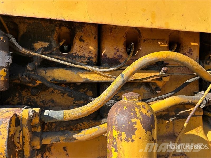 Minneapolis Moline UTS 2WD Antique Tractor الجرارات