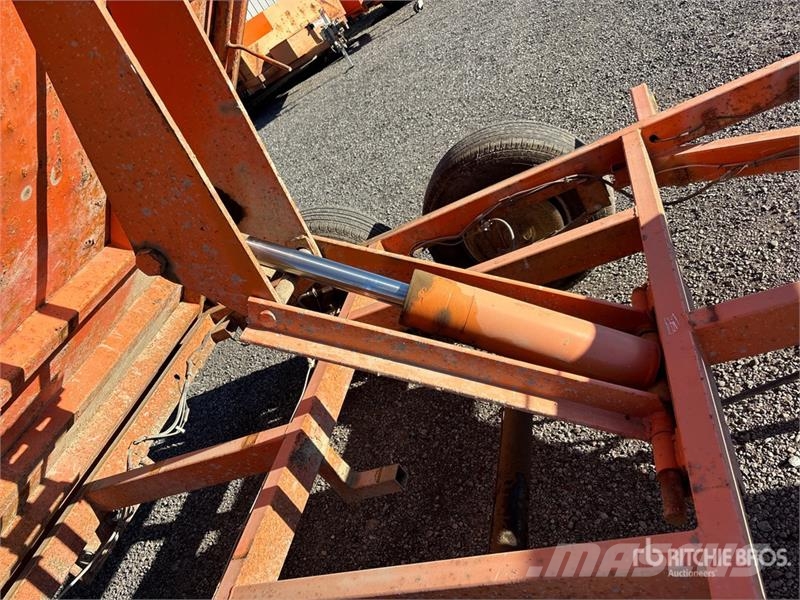 Miska 10 ft T/A Dump Utility Trailer Самоскиди