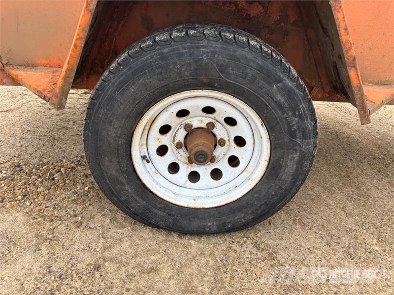Miska 8 ft S/A Utility Trailer مقطورات أخرى
