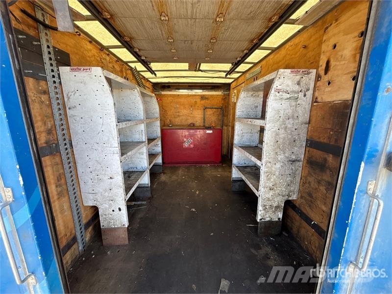 Mitsubishi Fuso Canter FE180 4x2 Van Truck Camion cassonati