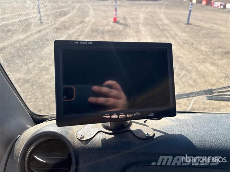 Mitsubishi Fuso Canter FE180 4x2 Van Truck Camion cassonati