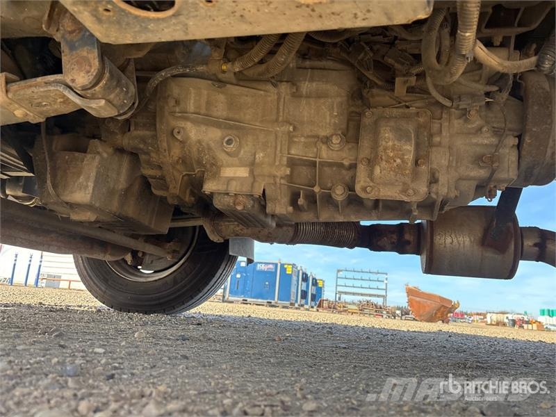 Mitsubishi Fuso Canter FE180 4x2 Van Truck Camion cassonati
