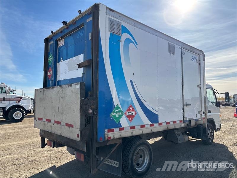 Mitsubishi Fuso Canter FE180 4x2 Van Truck Camion cassonati