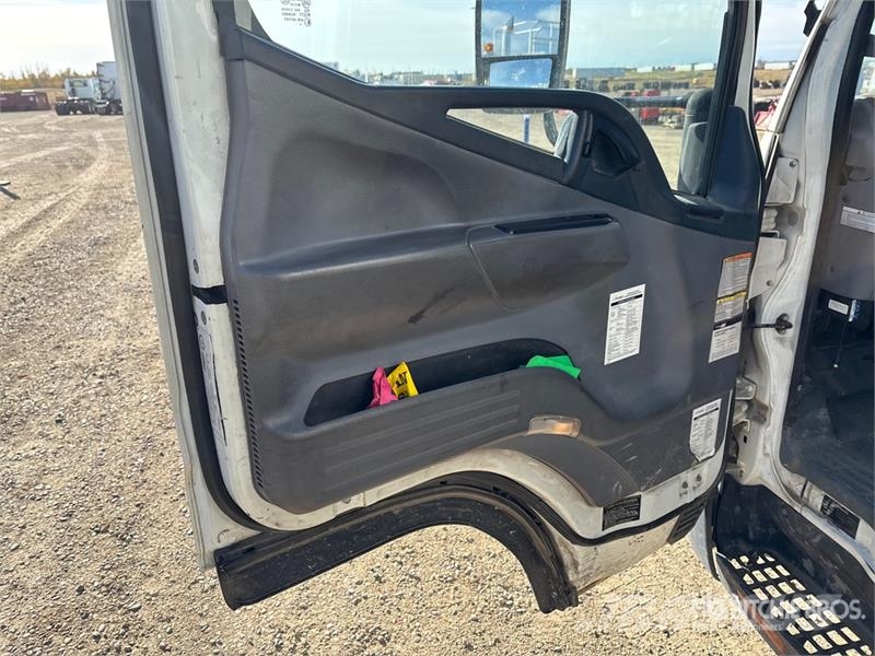 Mitsubishi Fuso Canter FE180 4x2 Van Truck Camion cassonati