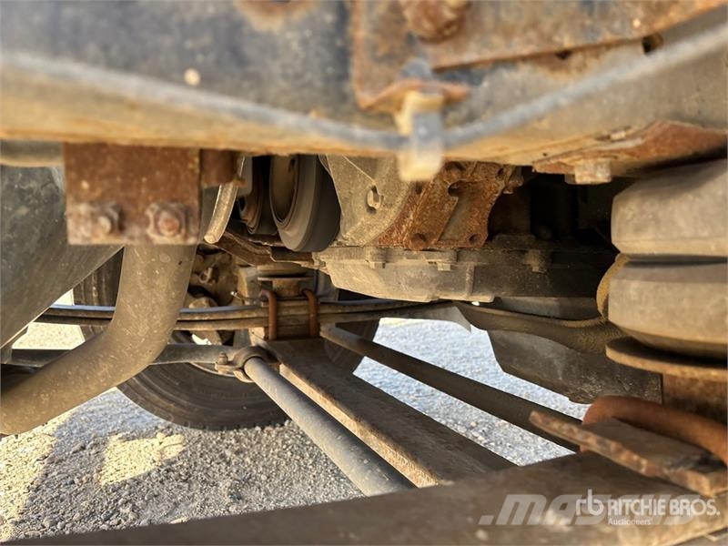 Mitsubishi Fuso Canter FE180 4x2 Van Truck Camion cassonati