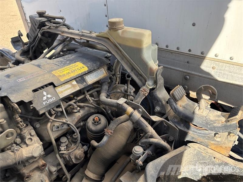 Mitsubishi Fuso Canter FE180 4x2 Van Truck Camion cassonati