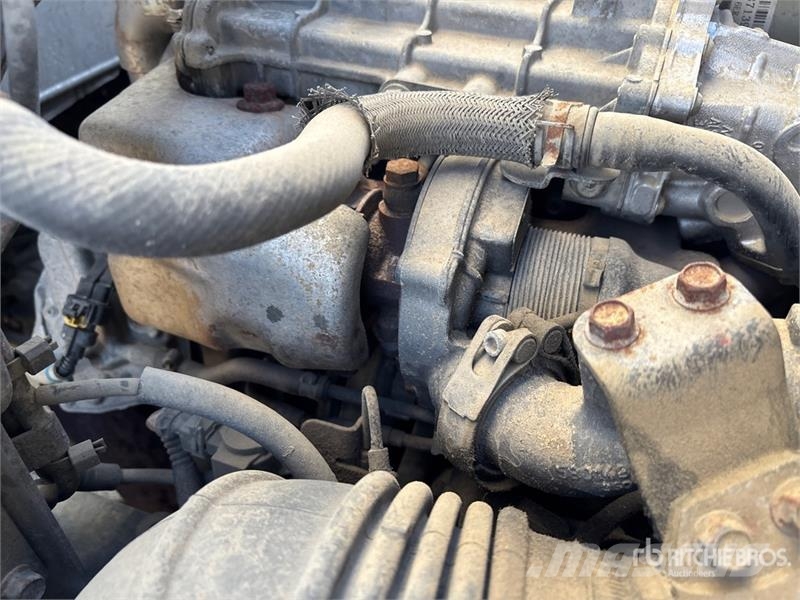 Mitsubishi Fuso Canter FE180 4x2 Van Truck Camion cassonati