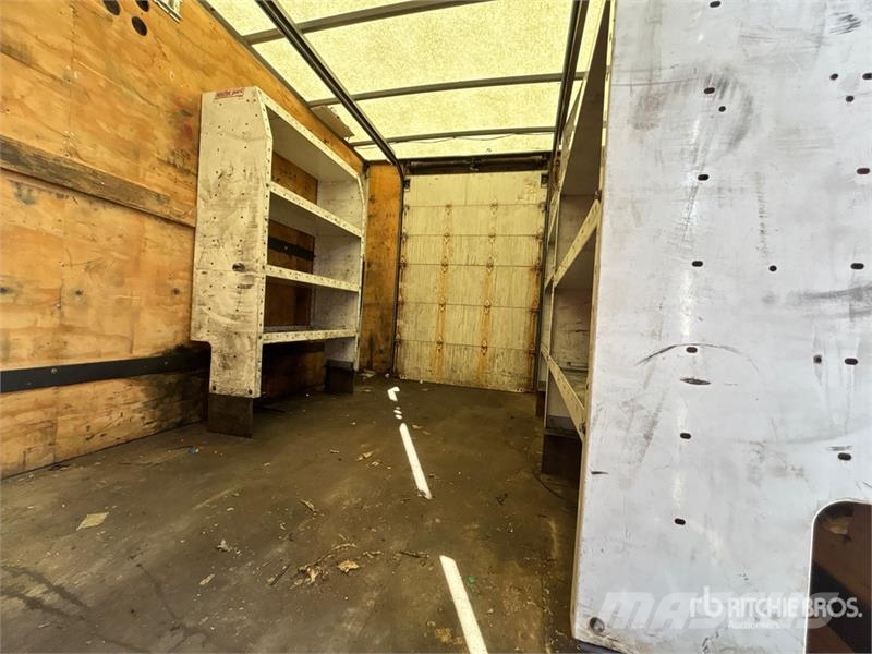 Mitsubishi Fuso Canter FE180 4x2 Van Truck Camion cassonati
