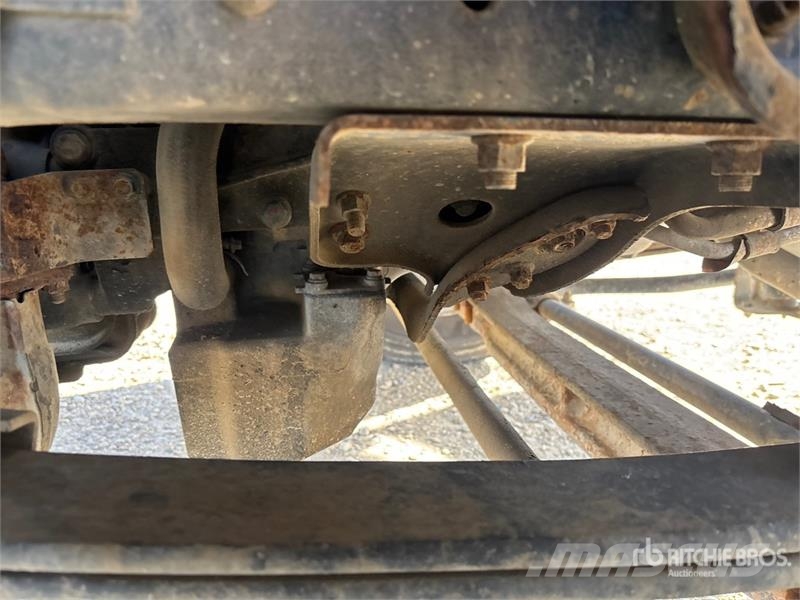 Mitsubishi Fuso Canter FE180 4x2 Van Truck Camion cassonati