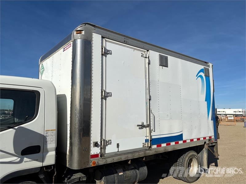 Mitsubishi Fuso Canter FE180 4x2 Van Truck Camion cassonati