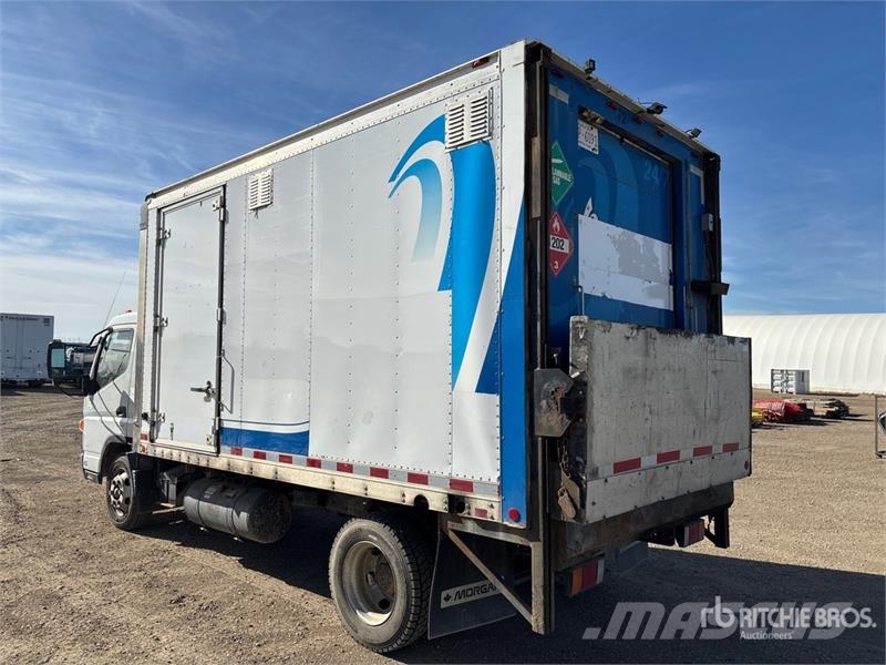 Mitsubishi Fuso Canter FE180 4x2 Van Truck Camion cassonati