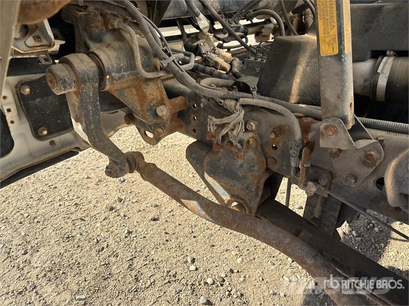 Mitsubishi Fuso Canter FE180 4x2 Van Truck Camion cassonati