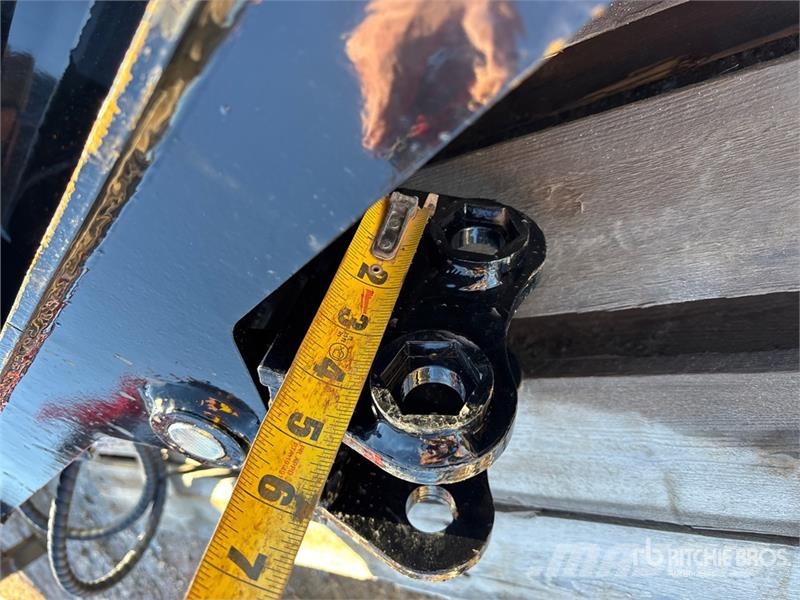 Miva VCT800 32 in Hydraulic Tilting Excavator Bucket (U دلاء