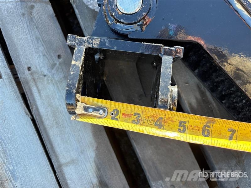 Miva VCT800 32 in Hydraulic Tilting Excavator Bucket (U دلاء