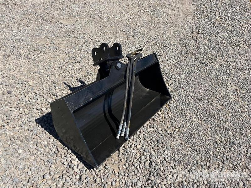 Miva VCT800 32 in Hydraulic Tilting Excavator Bucket (U Kanalak