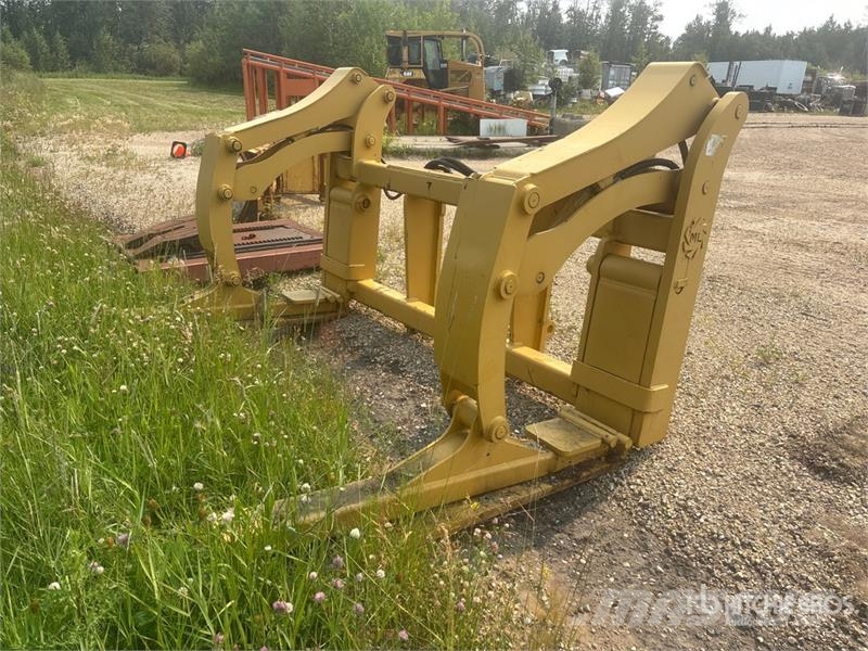 ML 72 in Q/C Wheel Loader Grapple - Fits Cat 966G Grijpers