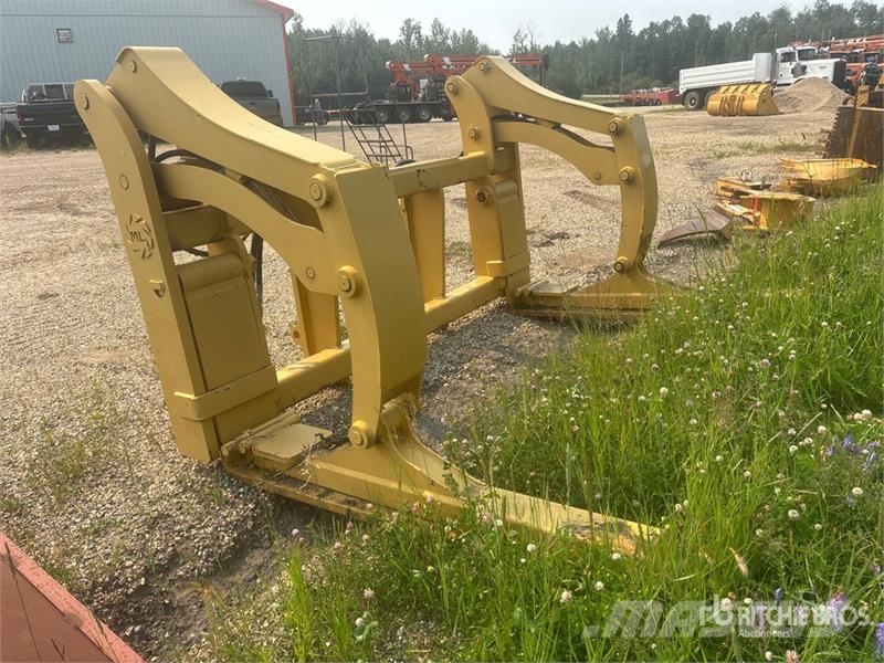 ML 72 in Q/C Wheel Loader Grapple - Fits Cat 966G Grijpers
