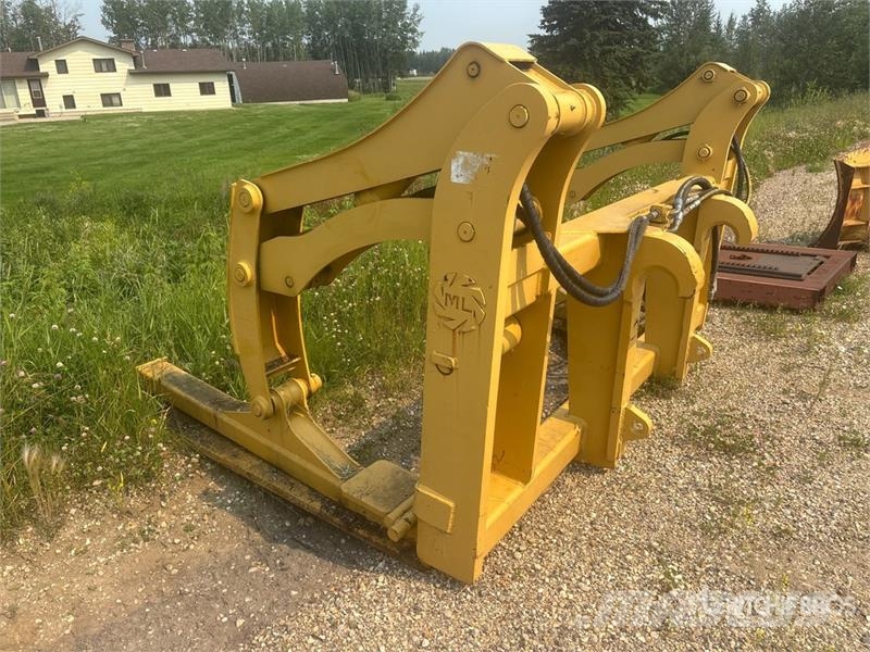 ML 72 in Q/C Wheel Loader Grapple - Fits Cat 966G Grijpers