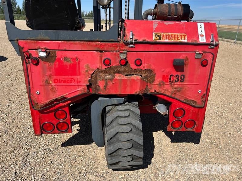  Moffet M750.3N 5000 lb 3x3 Truck Mounted Forklift トラック積載用フォークリフト