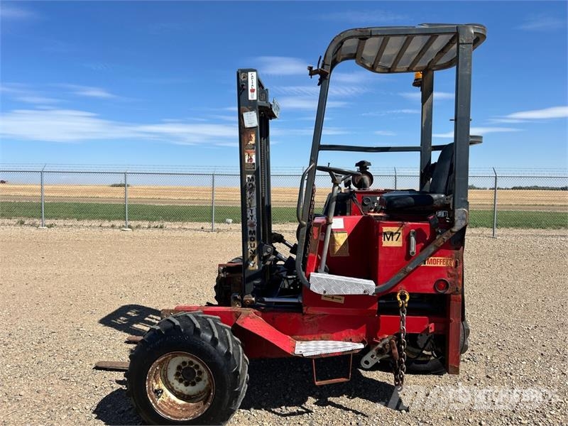  Moffet M750.3N 5000 lb 3x3 Truck Mounted Forklift トラック積載用フォークリフト