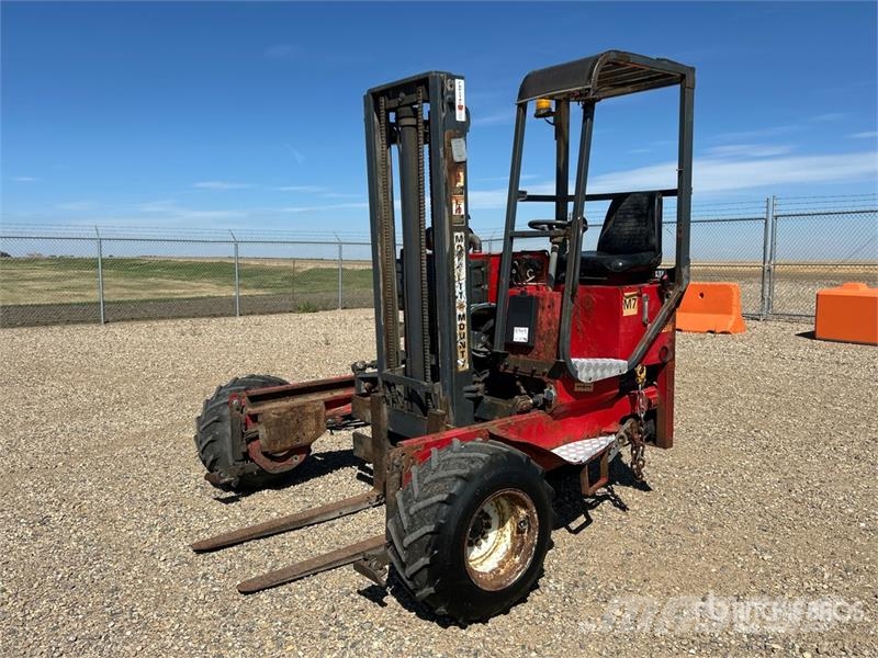  Moffet M750.3N 5000 lb 3x3 Truck Mounted Forklift トラック積載用フォークリフト