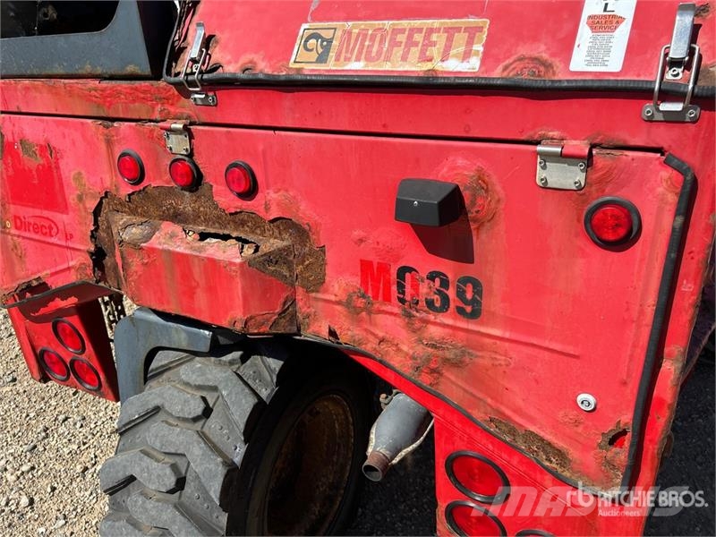  Moffet M750.3N 5000 lb 3x3 Truck Mounted Forklift トラック積載用フォークリフト