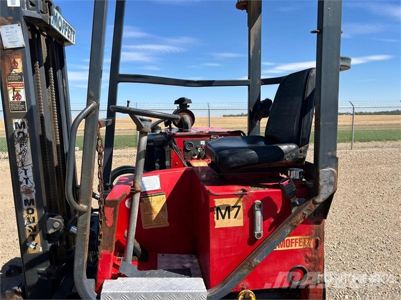  Moffet M750.3N 5000 lb 3x3 Truck Mounted Forklift トラック積載用フォークリフト
