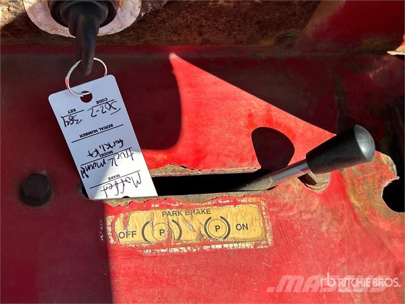  Moffet M750.3N 5000 lb 3x3 Truck Mounted Forklift トラック積載用フォークリフト