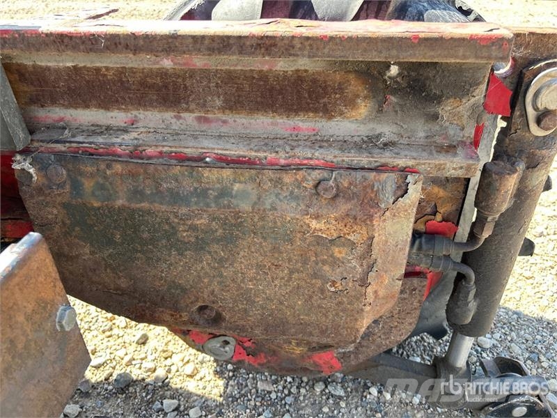  Moffet M750.3N 5000 lb 3x3 Truck Mounted Forklift トラック積載用フォークリフト