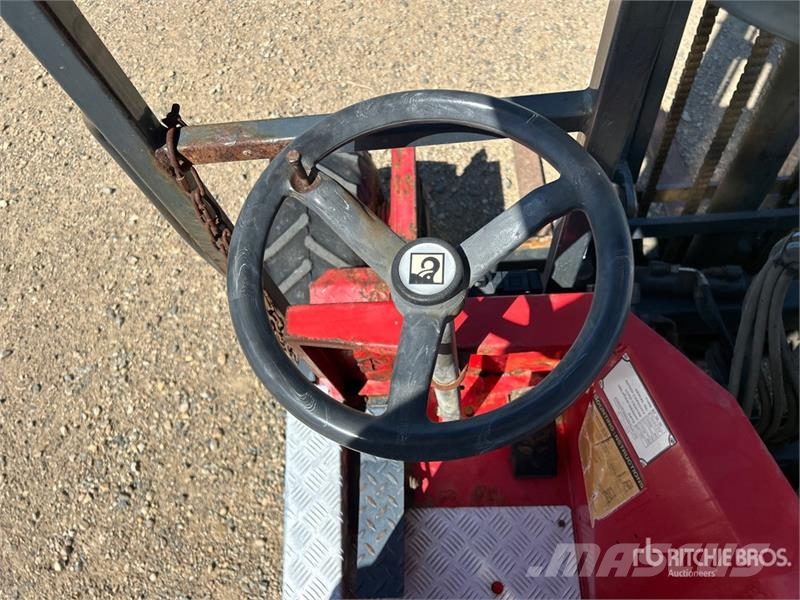  Moffet M750.3N 5000 lb 3x3 Truck Mounted Forklift トラック積載用フォークリフト