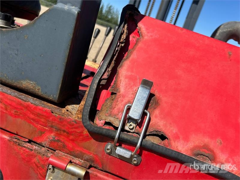  Moffet M750.3N 5000 lb 3x3 Truck Mounted Forklift トラック積載用フォークリフト