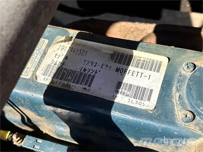  Moffet M750.3N 5000 lb 3x3 Truck Mounted Forklift トラック積載用フォークリフト