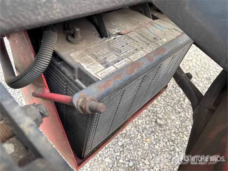 Moffett M7 5500 lb Truck Mounted Forklift Teleskobik yükleyiciler