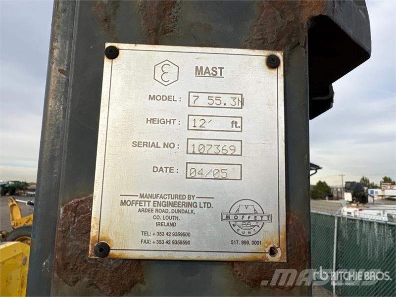 Moffett M7 5500 lb Truck Mounted Forklift Teleskobik yükleyiciler