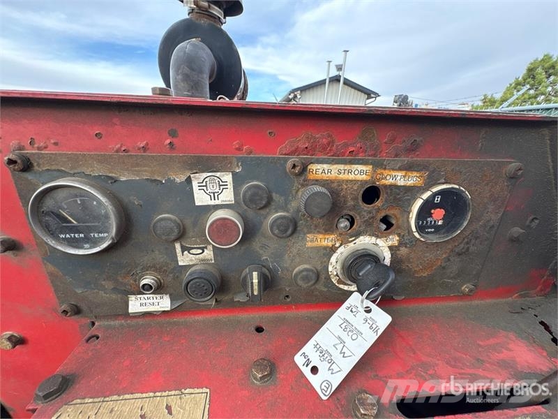 Moffett M7 5500 lb Truck Mounted Forklift Teleskobik yükleyiciler