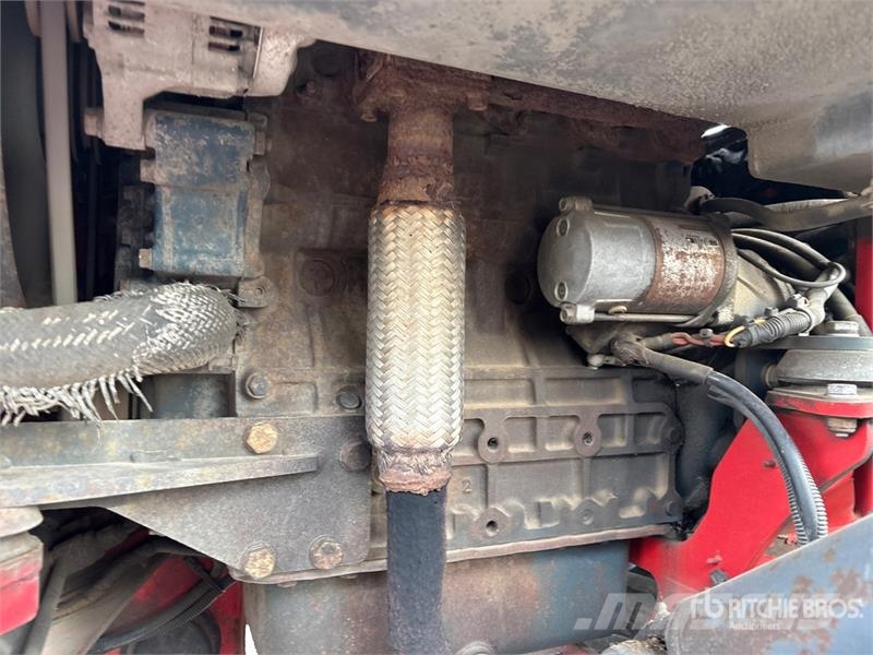 Moffett M7 5500 lb Truck Mounted Forklift Teleskobik yükleyiciler