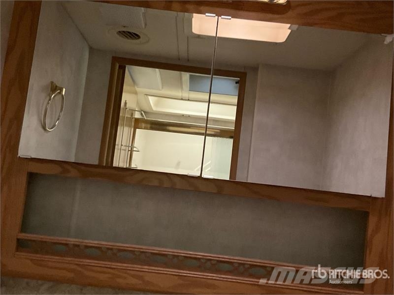 Monaco Cayman Motor Home Obytné automobily a karavany