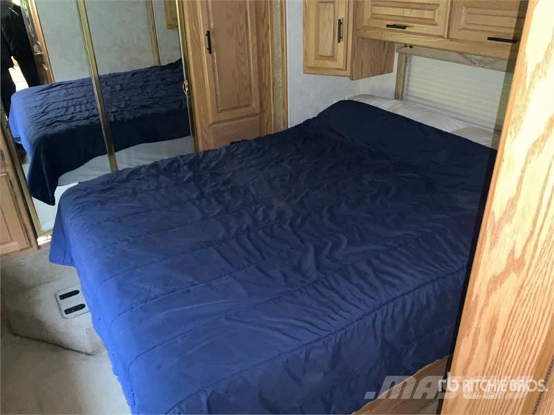 Monaco Cayman Motor Home Obytné automobily a karavany