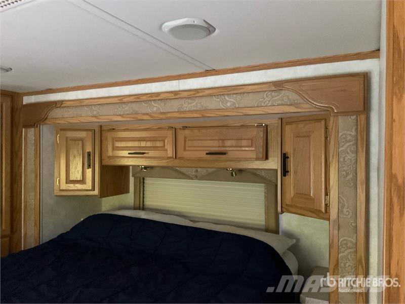 Monaco Cayman Motor Home Obytné automobily a karavany