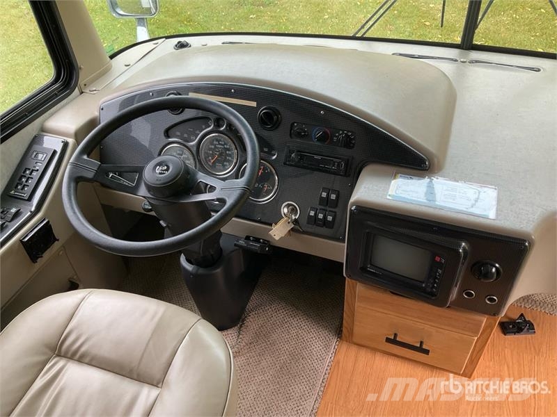 Monaco Cayman Motor Home Obytné automobily a karavany