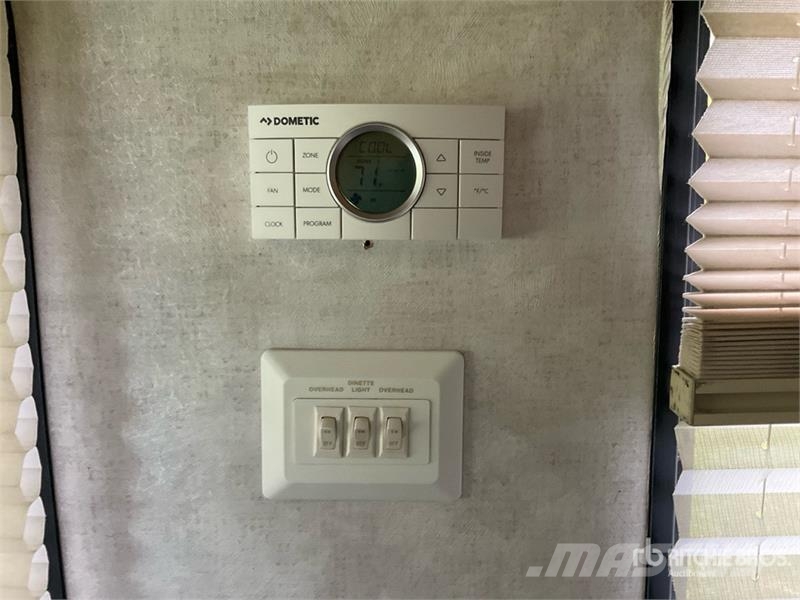 Monaco Cayman Motor Home Obytné automobily a karavany
