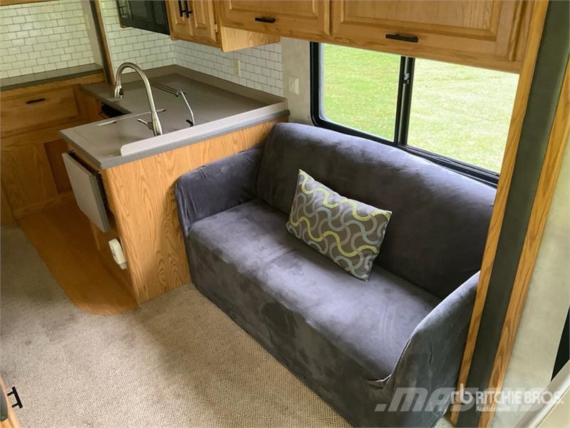 Monaco Cayman Motor Home Obytné automobily a karavany