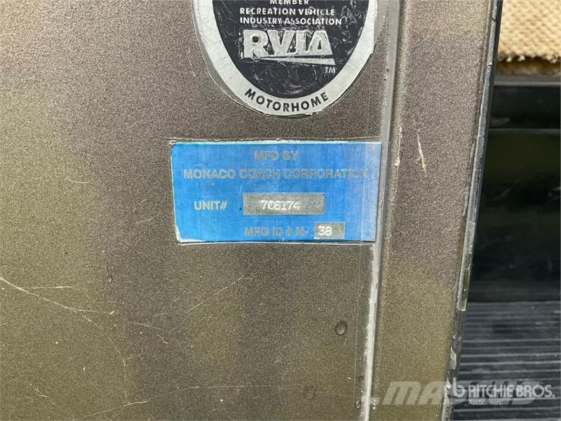 Monaco Cayman Motor Home Obytné automobily a karavany