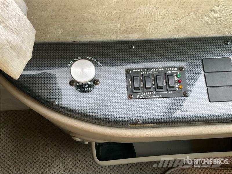 Monaco Cayman Motor Home Obytné automobily a karavany