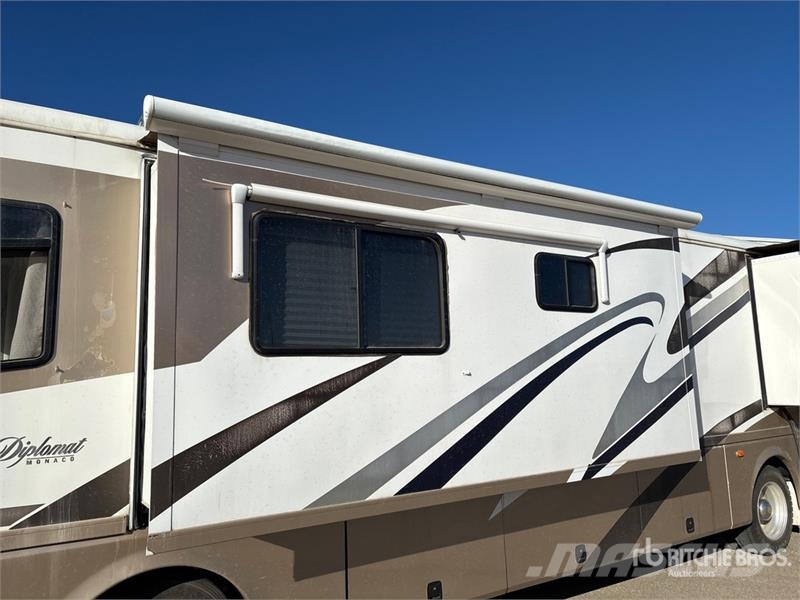  Monaco Diplomat Motor Home المنازل المتنقلة والكرافانات