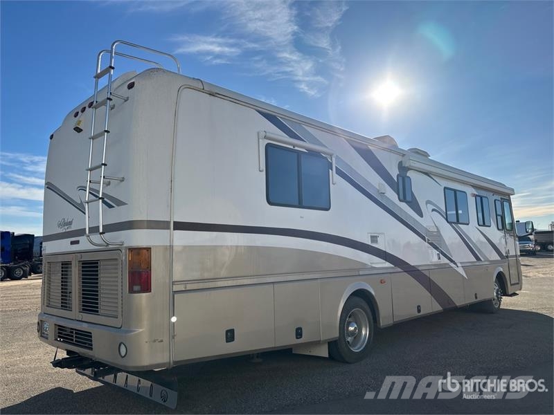  Monaco Diplomat Motor Home المنازل المتنقلة والكرافانات