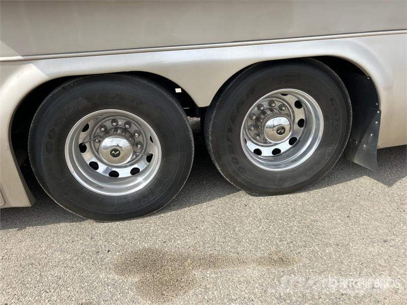  Monaco Signature Castle Motor Home 房车
