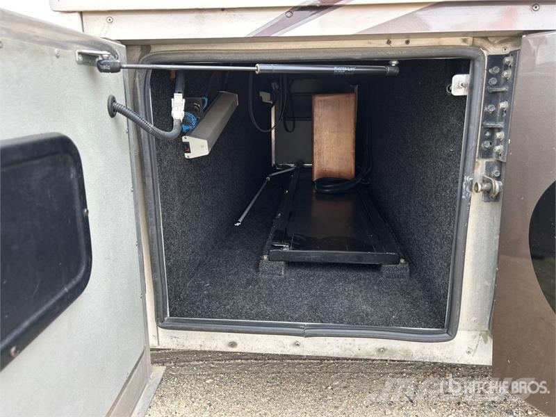  Monaco Signature Castle Motor Home 房车